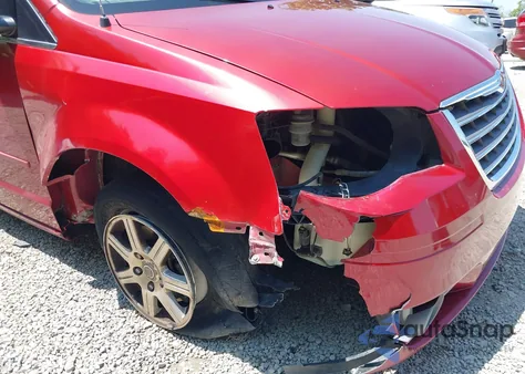 2008 Chrysler Town & Country Touring z USA, uszkodzony, nr VIN 2A8HR54P68R679408